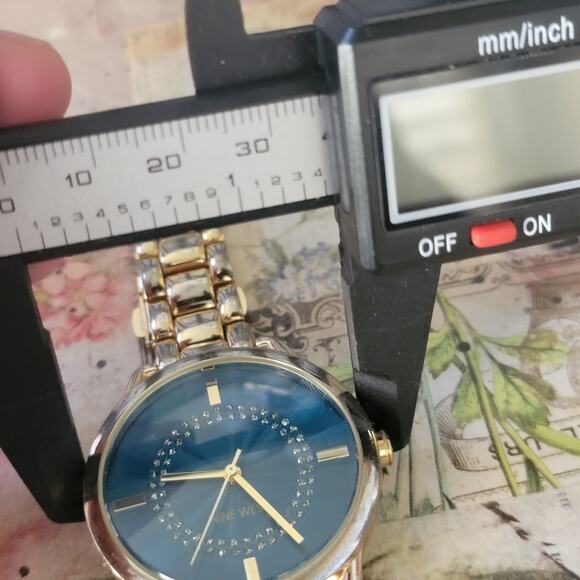 Vintage Watches Nine West Blue Dial Crystal Accent Gold Tone Bracelet Watch - Picture 7 of 10